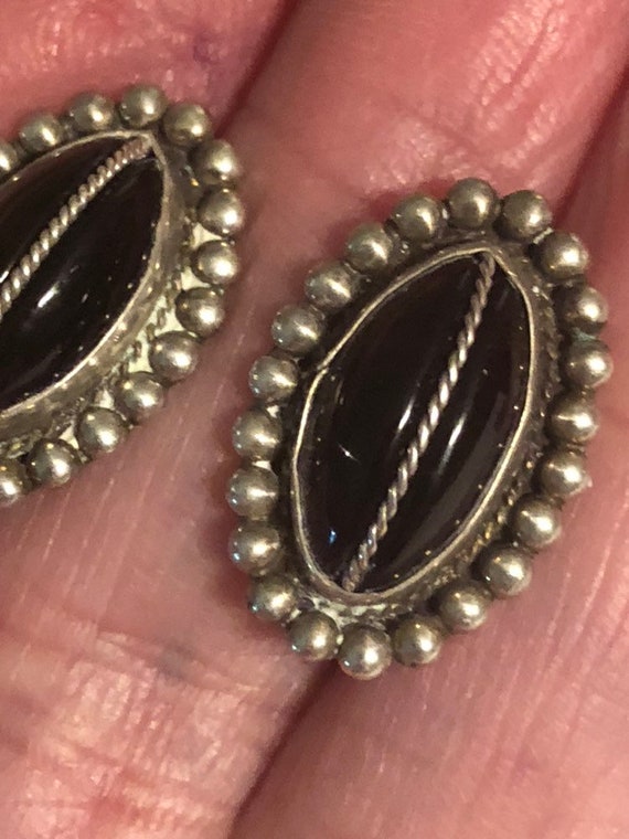 Vintage black onyx sterling silver oval screwback… - image 4