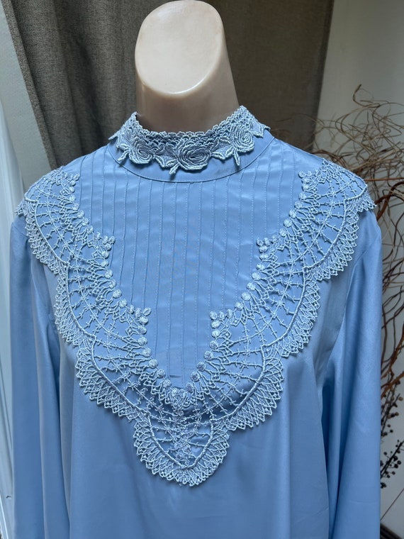 Vintage 80s dusty blue romantic blouse 16/L, lace 