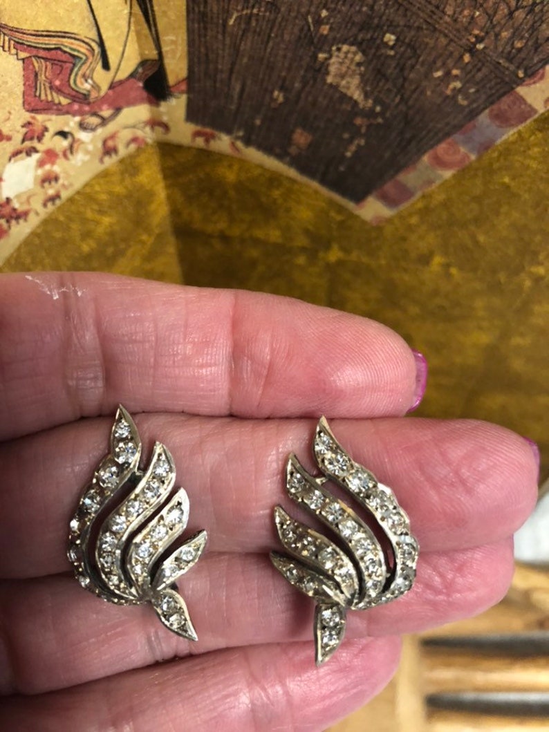 angel wings dress clips Vintage clear rhinestones silvertone swirling shoe clipsdress clips angel wings shoe clips retro shoe clips