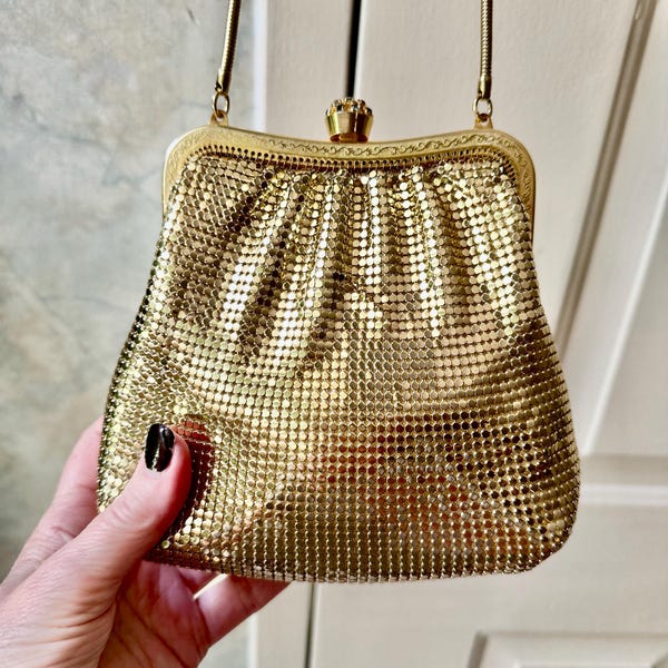 Vintage gold metal mesh La Regale evening shoulder bag, never used gold mesh bride's handbag, gold metallic La Regale formal shoulder bag