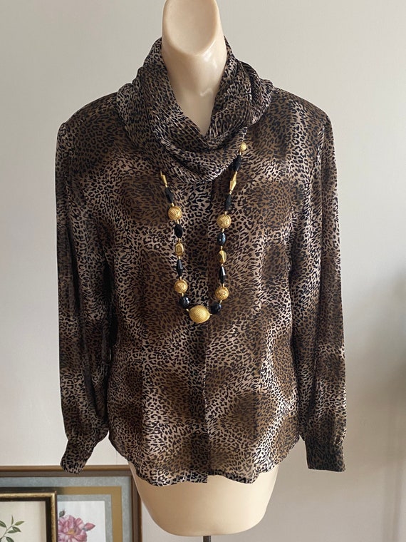 Vintage silky look mini leopard print blouse M, C… - image 7