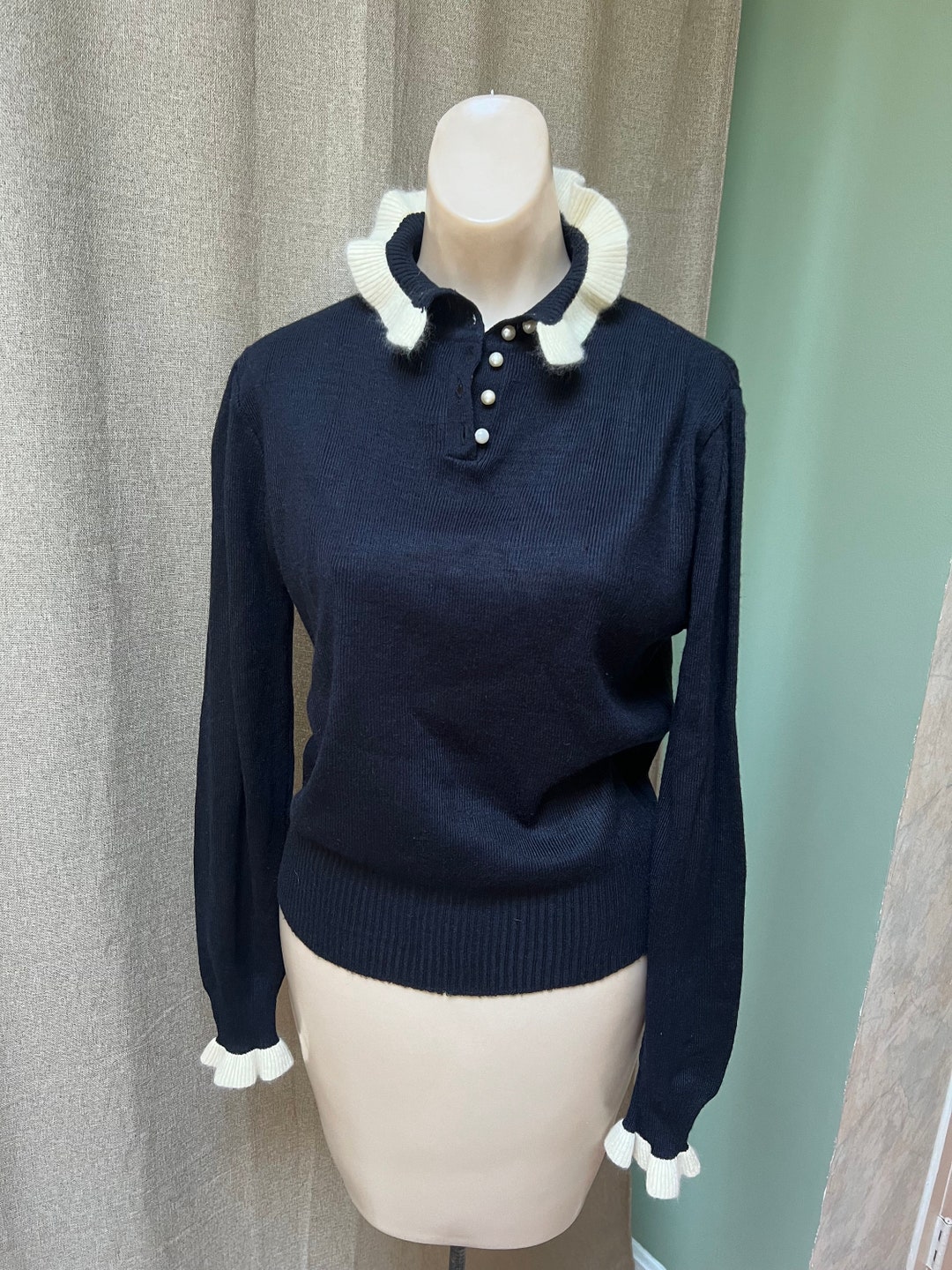 Cream Ls Funnelneck Pullover Black Det W Snow Wh