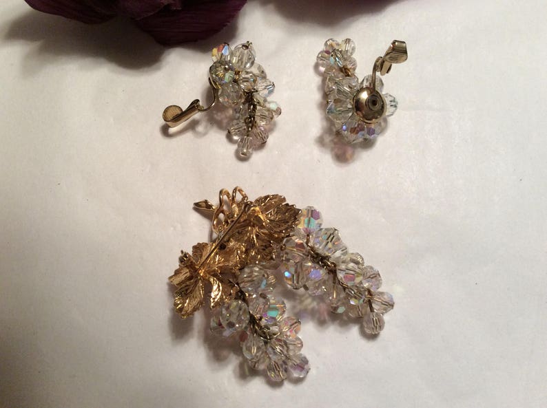 Vintage retro glamorous cascading crystals grape clusters brooch earrings set AB crystal clusters clip earring grape cluster big brooch pin