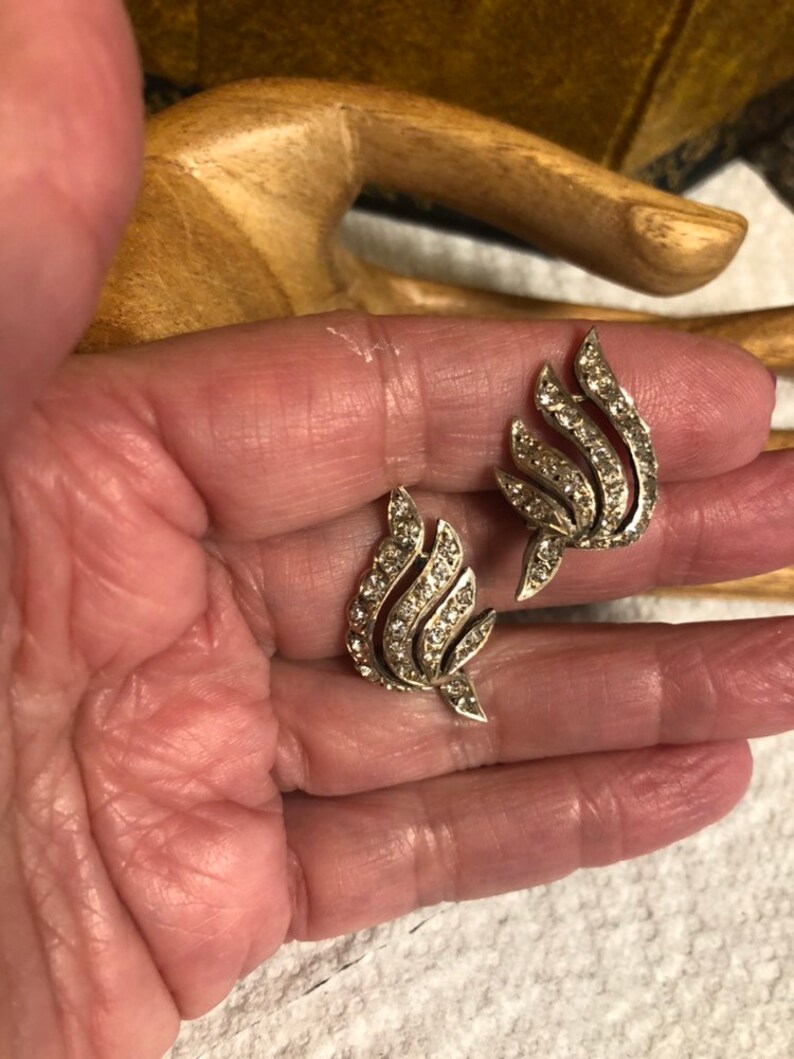 angel wings dress clips Vintage clear rhinestones silvertone swirling shoe clipsdress clips angel wings shoe clips retro shoe clips