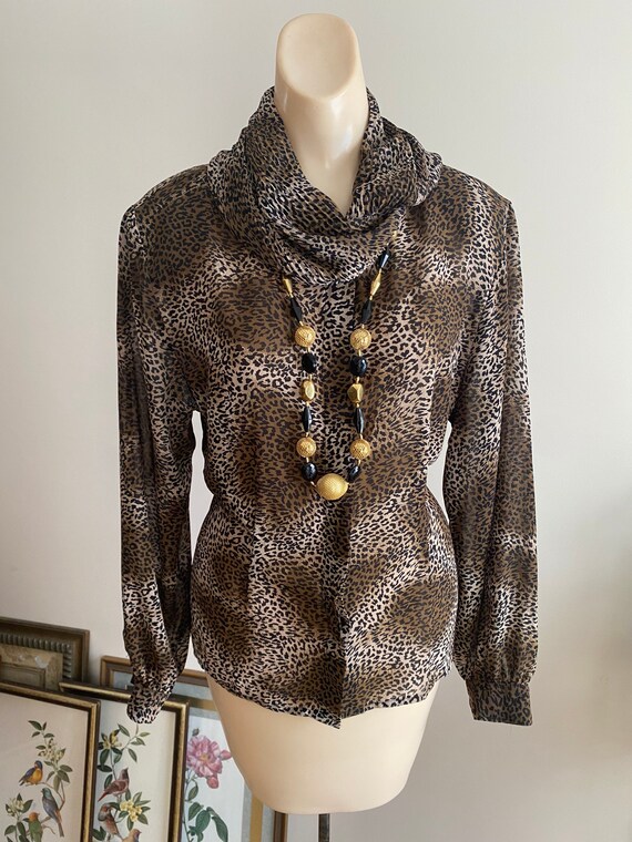 Vintage silky look mini leopard print blouse M, C… - image 10