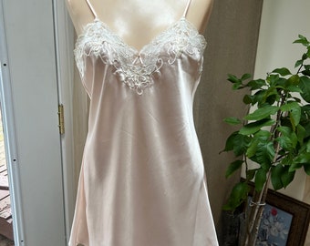 Vintage blush pink about knee silky nightgown S/M, Wisteria Intimates soft blush short night gown S/M, bride's short night gown S