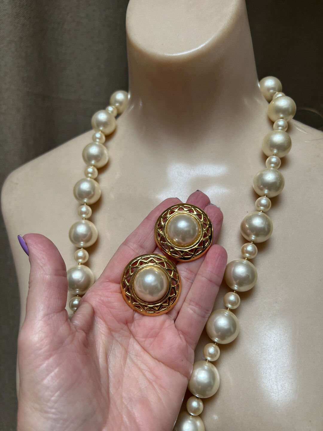 Vintage 32 Big Faux Pearl Necklace, Big Faux Pearl Necklace Clip
