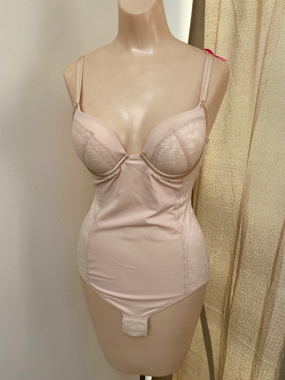 Vintage nude tone Maidenform padded bra shaper 34B