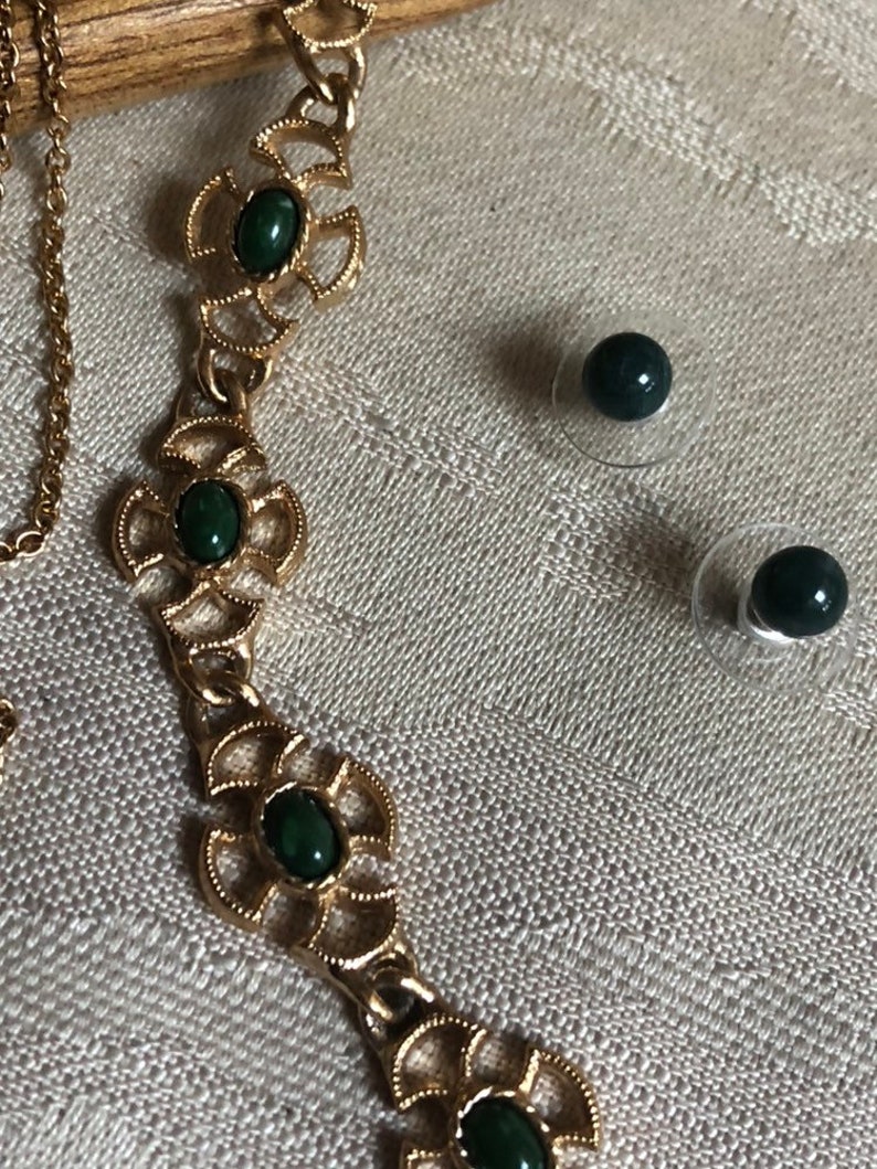 green jade stud pierced earrings green accent jewelry Vintage goldtone green stones 3 piece jewelry set Avon green stone bracelet