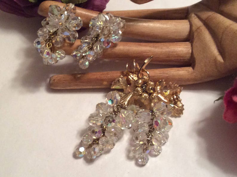 Vintage retro glamorous cascading crystals grape clusters brooch earrings set AB crystal clusters clip earring grape cluster big brooch pin
