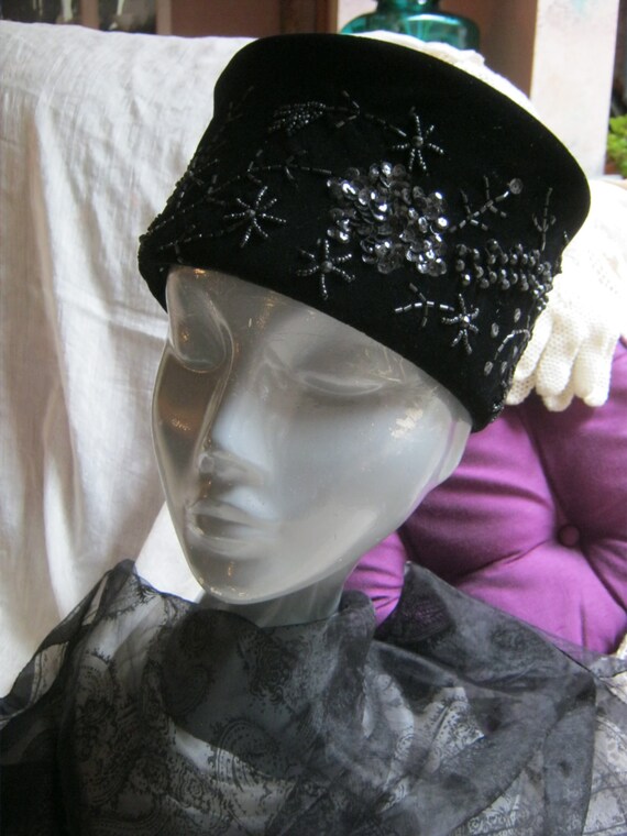 Vintage mid century elegant chic black velvety beaded pill box hat Junior B Vintage Mid Century Black Velvet Pillbox Hat W/ Black Jewel  main image 2
