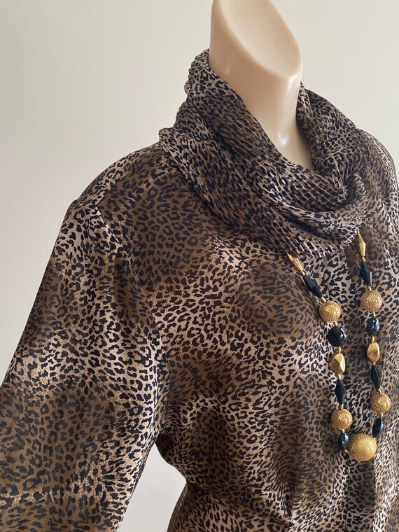 Vintage silky look mini leopard print blouse M, C… - image 2