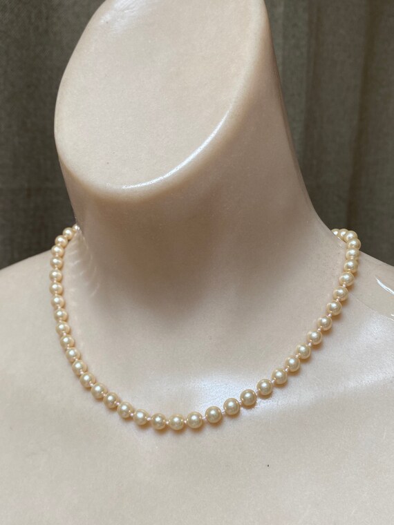 Vintage 3 piece beige pearls jewelry set, 15" kno… - image 3