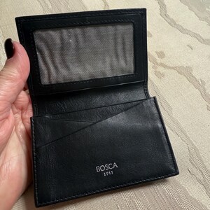 Tarjetero unisex pequeño vintage de Bosca en color negro, tarjetero pequeño de piel de calidad de Bosca, cartera pequeña de Bosca con espacio para más de 5