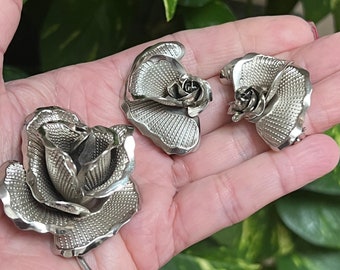 Vintage big textured silvertone rose brooch earrings set, dimensional blooming flower pin, flower petals silvertone clip earrings, retro set