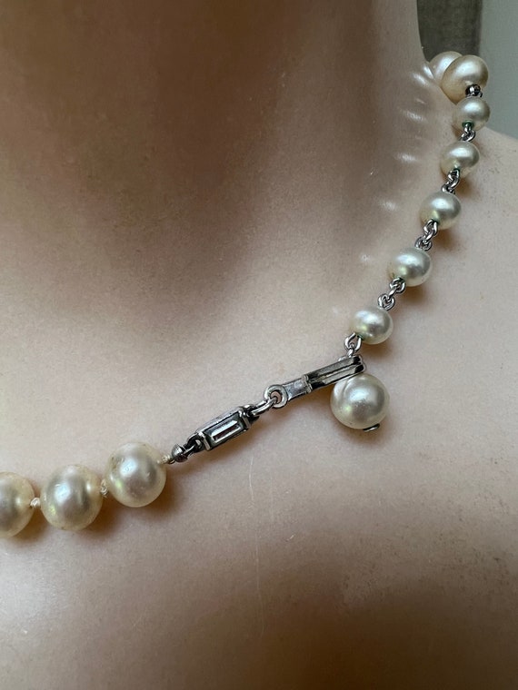 Vintage short Trifari faux pearl necklace/choker,… - image 6