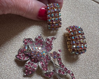 Vintage pink aurora borealis crystals flower brooch, pink flower pin, pink AB pink crystal shades floral brooch, pink AB crystal pin earring