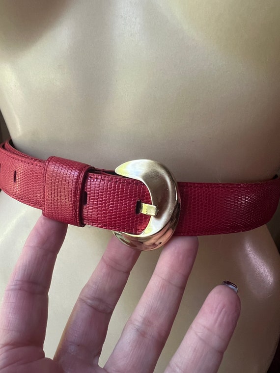 Vintage red textured leather belt M, Liz Claiborn 