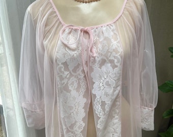 Vintage sheer pale pink lace trim Movie Star peignoir robe M, made USA sheer pink wide lace bride's robe M, wedding lingerie M