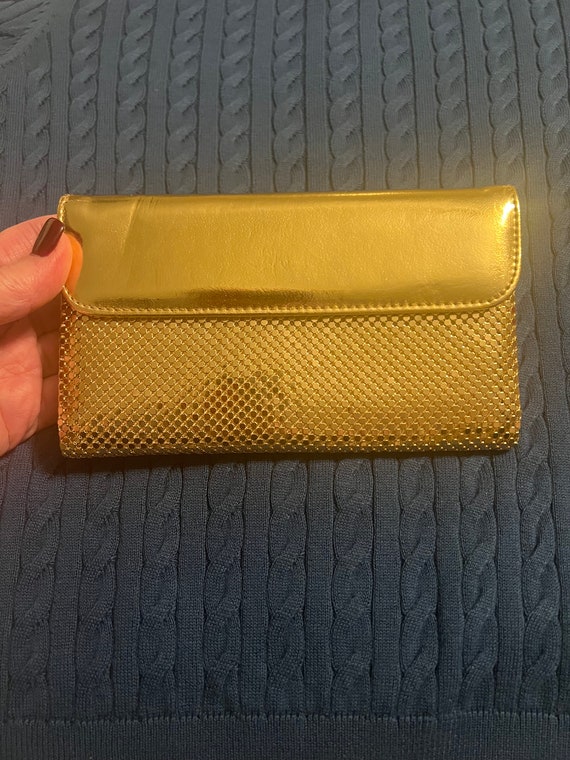 Vintage Whiting & Davis gold metal mesh wallet clu