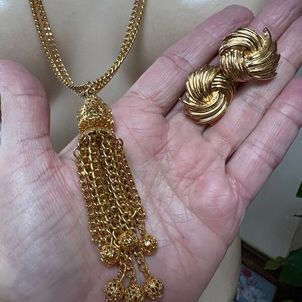 Vintage 28" double 18k goldplate necklace tassel pendant, tassel pendant clip earrings set, exotic 18k gold plate station necklace tassels