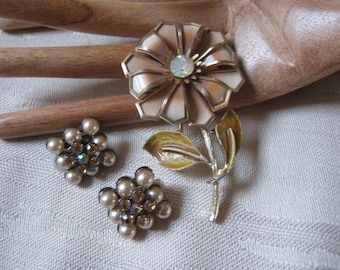 Vintage golden brown flower pin clip earrings, golden pearls crystals enamel pin brooch, pin earrings set, golden enamel flower pin brooch