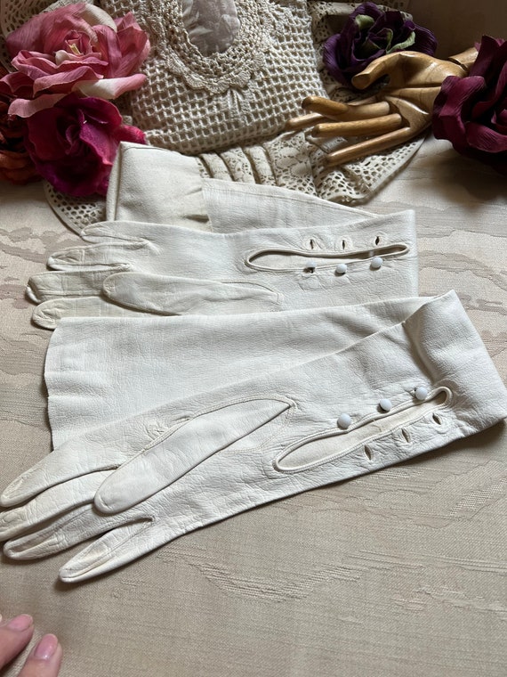 Vintage ivory kid leather opera gloves S, small h… - image 1