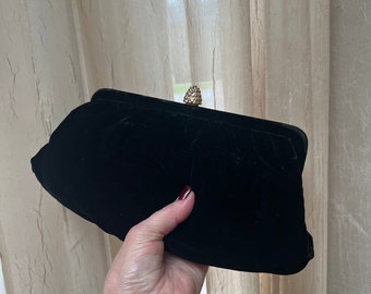 Vintage black velvet retro clutch purse, black velvet dressy clutch bag, midcentury black velvet prom bag, formal black velvet clutch