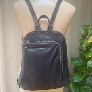 Tignaello Vintage Black Leather Backpack RARE VTG Convertible Tignanello Black Leather Backpack/Hobo  main image 3