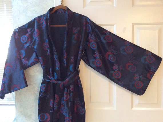 Vintage woman's Asian look kimono sleeves wrap rob