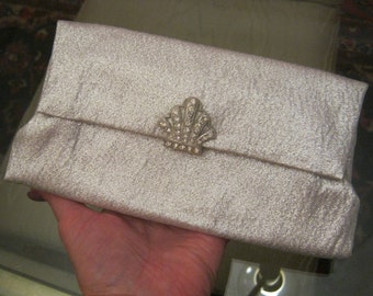 buxton organizer clutch