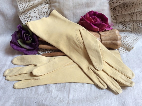 Vintage pale yellow made England doeskin gloves, … - image 2