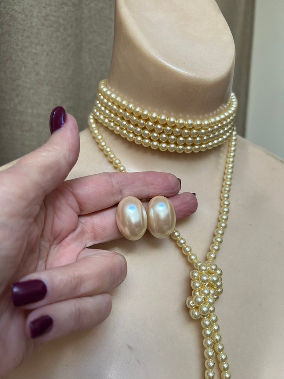 Vintage golden beige 80" faux pearl strand, versat