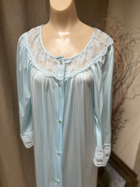 Vintage palest aqua blue Gilead light weight robe 