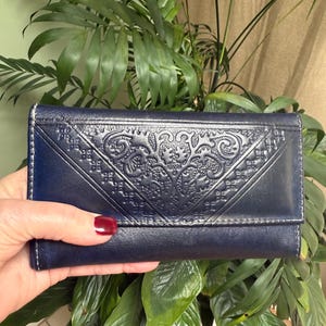 Cartera de mano vintage para mujer en piel azul marino, fabricada en India, cartera de mano en piel azul oscuro.