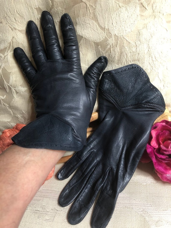 Vintage ink blue leather gloves sz 6 1/2, navy bl… - image 1