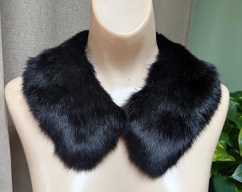 Vintage black fox fur detachable collar, genuine fox fur Peter Pan collar, black fur tie front collar for blazers, sweaters.