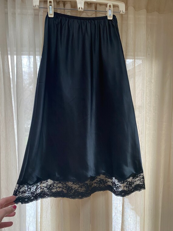 Vintage black satiny Barbizon half slip M, Silk Re