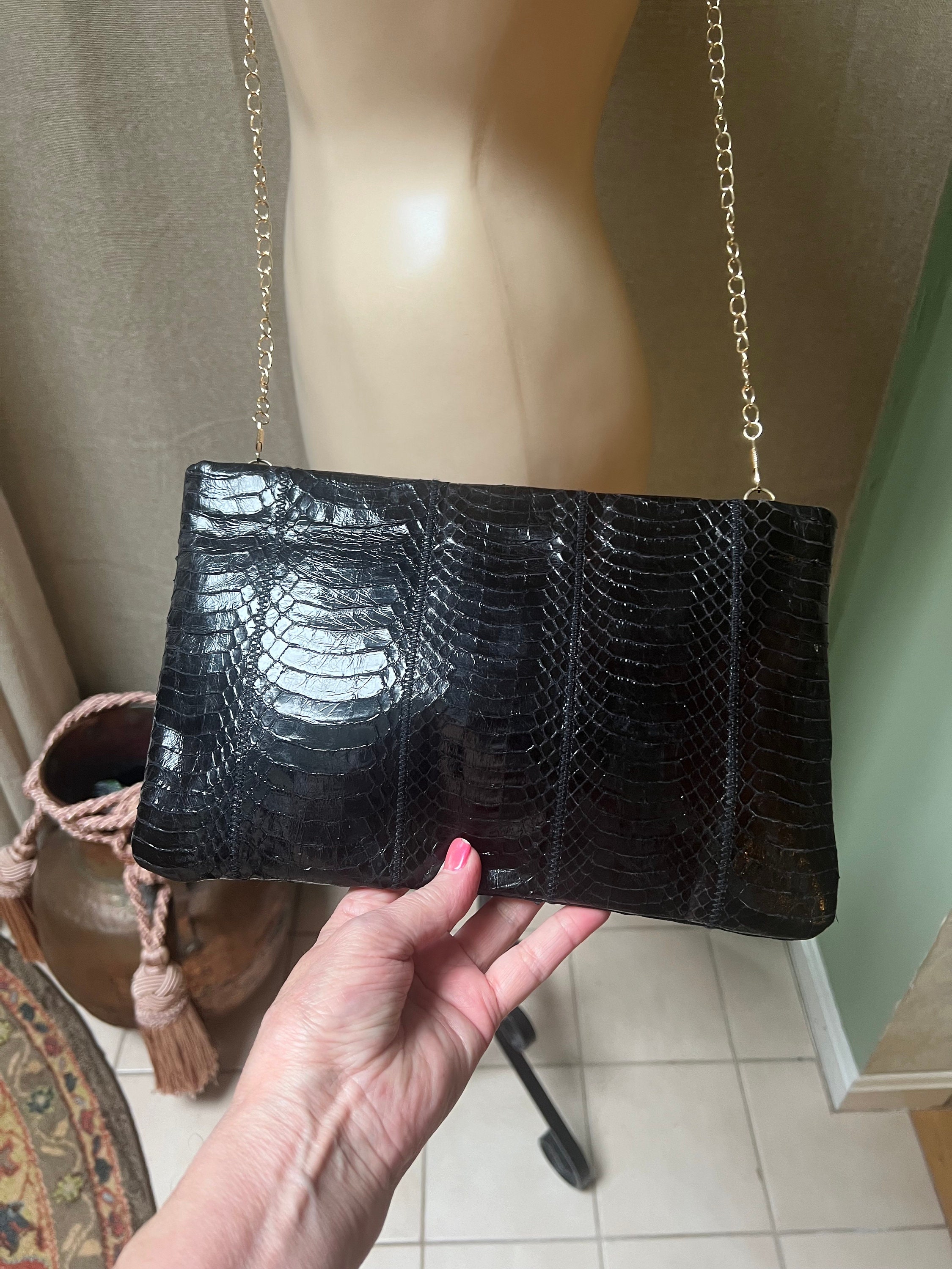 【AAKE】PEANUT LEATHER BAG Black Deerskin Hobo Panorama Bag SS25 22039723 | Zegna US