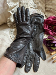 Gucci, Accessories, Designer Lace Gloves