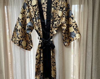 Vintage Metropolitan Museum of Art black gold pattern long robe M, new black gold leaf pattern wrap tie kimono robe M/L, MMA kimono robe M/L