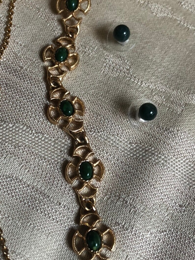 green jade stud pierced earrings green accent jewelry Vintage goldtone green stones 3 piece jewelry set Avon green stone bracelet