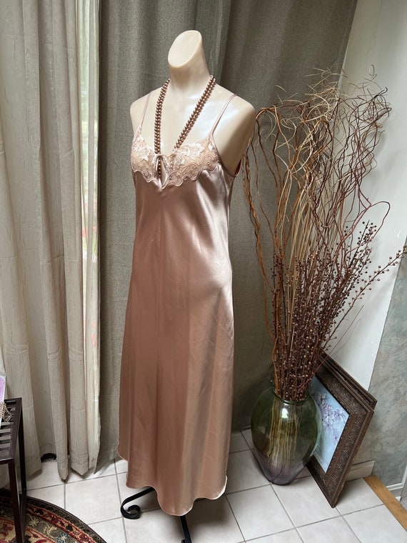 Vintage golden tan satiny Halston long night gown… - image 9