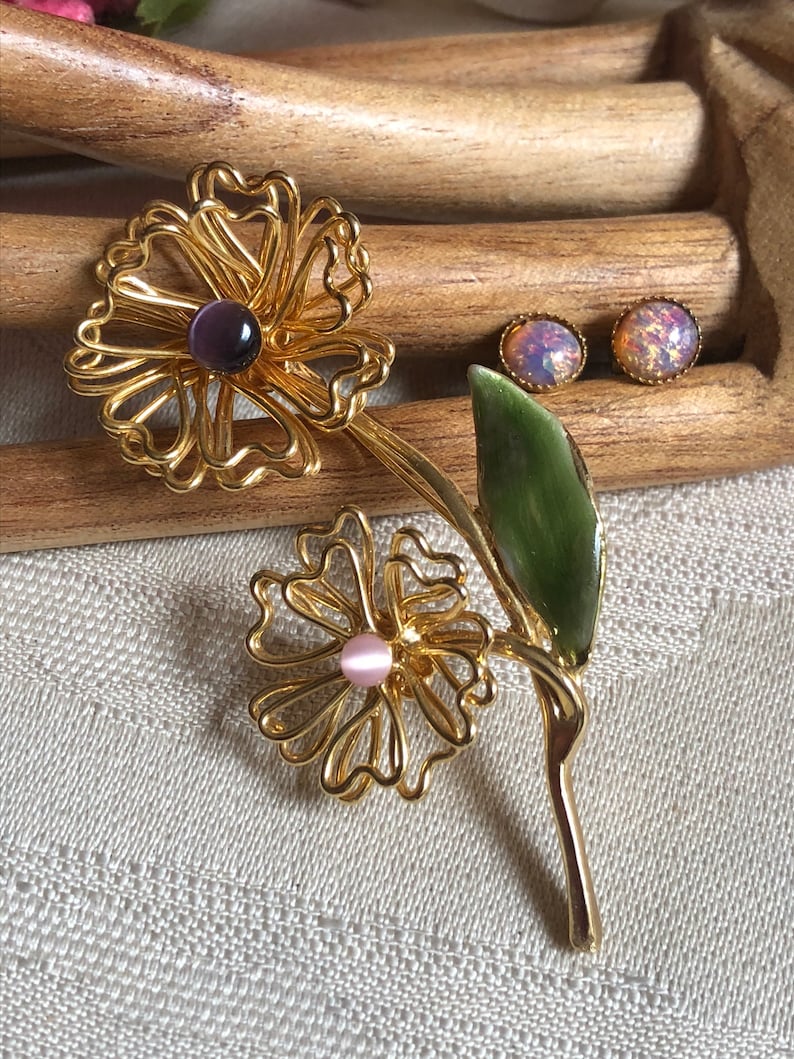 faux opals pierced earrings flower jewelry 2 flowers with purplepink beads Vintage delicate goldtone wire flowers brooch earrings set