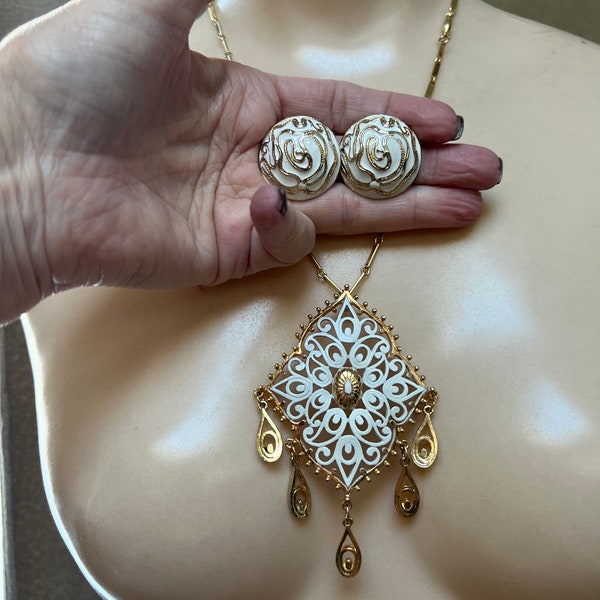 Vintage Vendome boho white gold dangle pendant necklace, big white gold clip earrings, white gold summer boho jewelry set, Vendome jewelry