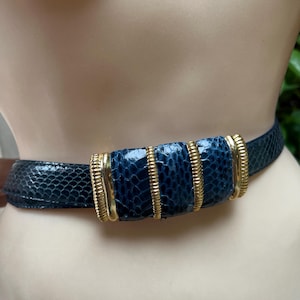 Vintage Navy Blue Snake Skin Woman display picture 3