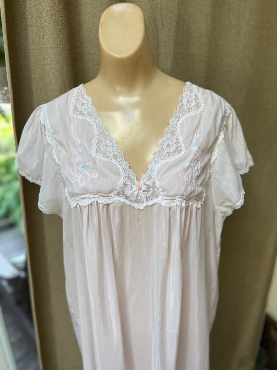 Vintage palest ivory blush embroidered Barbizon ni