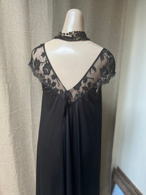Vintage Lucie Ann full sweep long black night gown M,… Gem