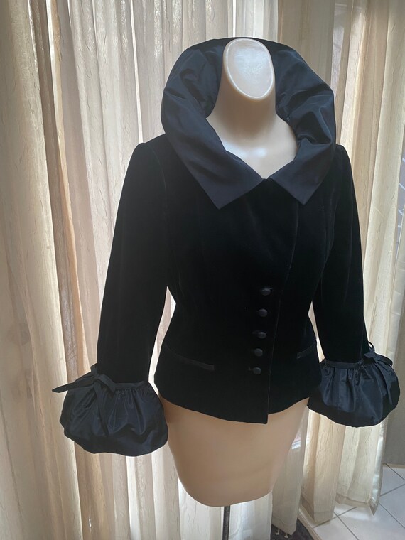 Vintage black velvet Teri Jon fitted ruffled jacke