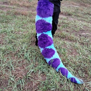 Big floor-dragger tail